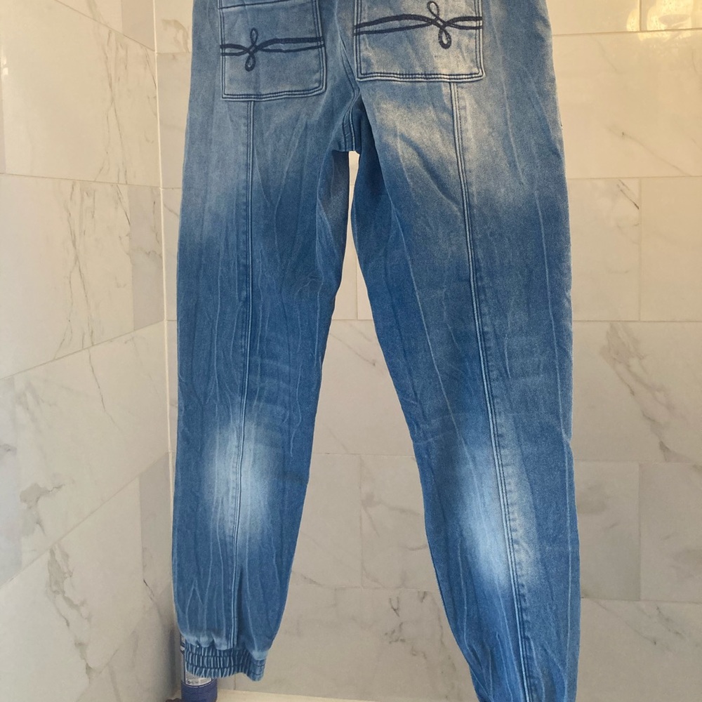Levis jogger jeans - Picture 3 of 4